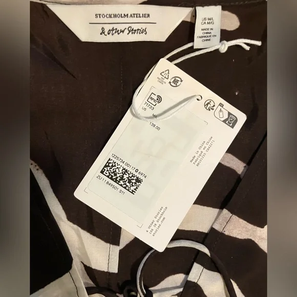 & Other Stories Printed Throw On Midi dress in Brown and White Floral - Picture 3 of 4